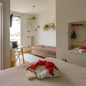 Duomo Views, Light, Jungle-inspired With Terrace Apartment Milan